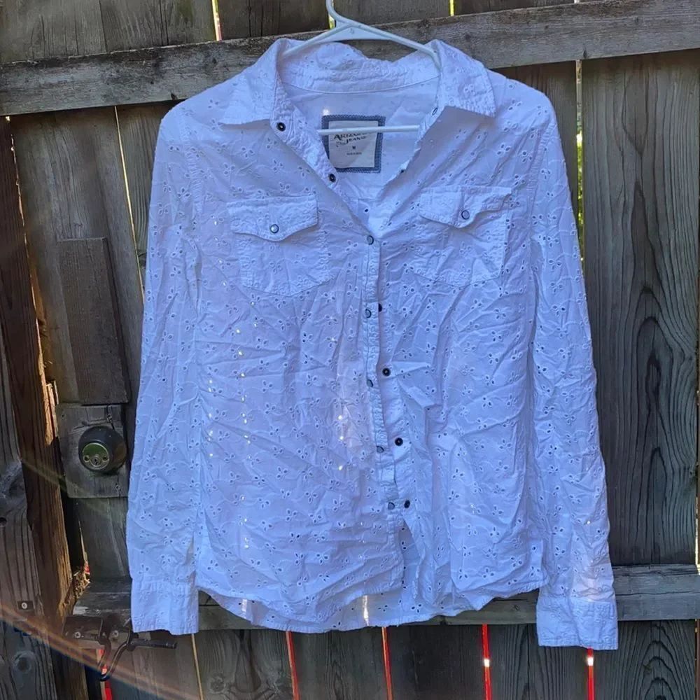 Arizona Jeans Cut out button Down Top sz. M